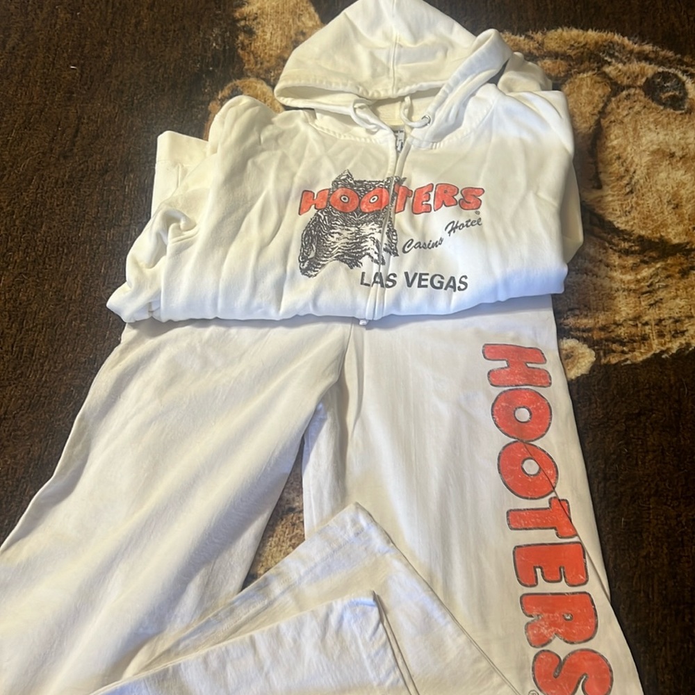 Hooters Sweatsuit